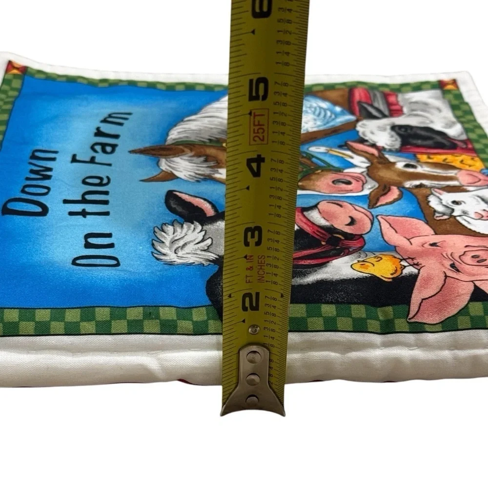 Quilting Treasures Down on the Farm‎ Fabric Educational Book